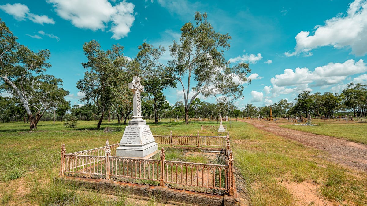 Croydon cemetery, historic, chinese settlers, gravestones, porcellain flowers, intricate grave stone