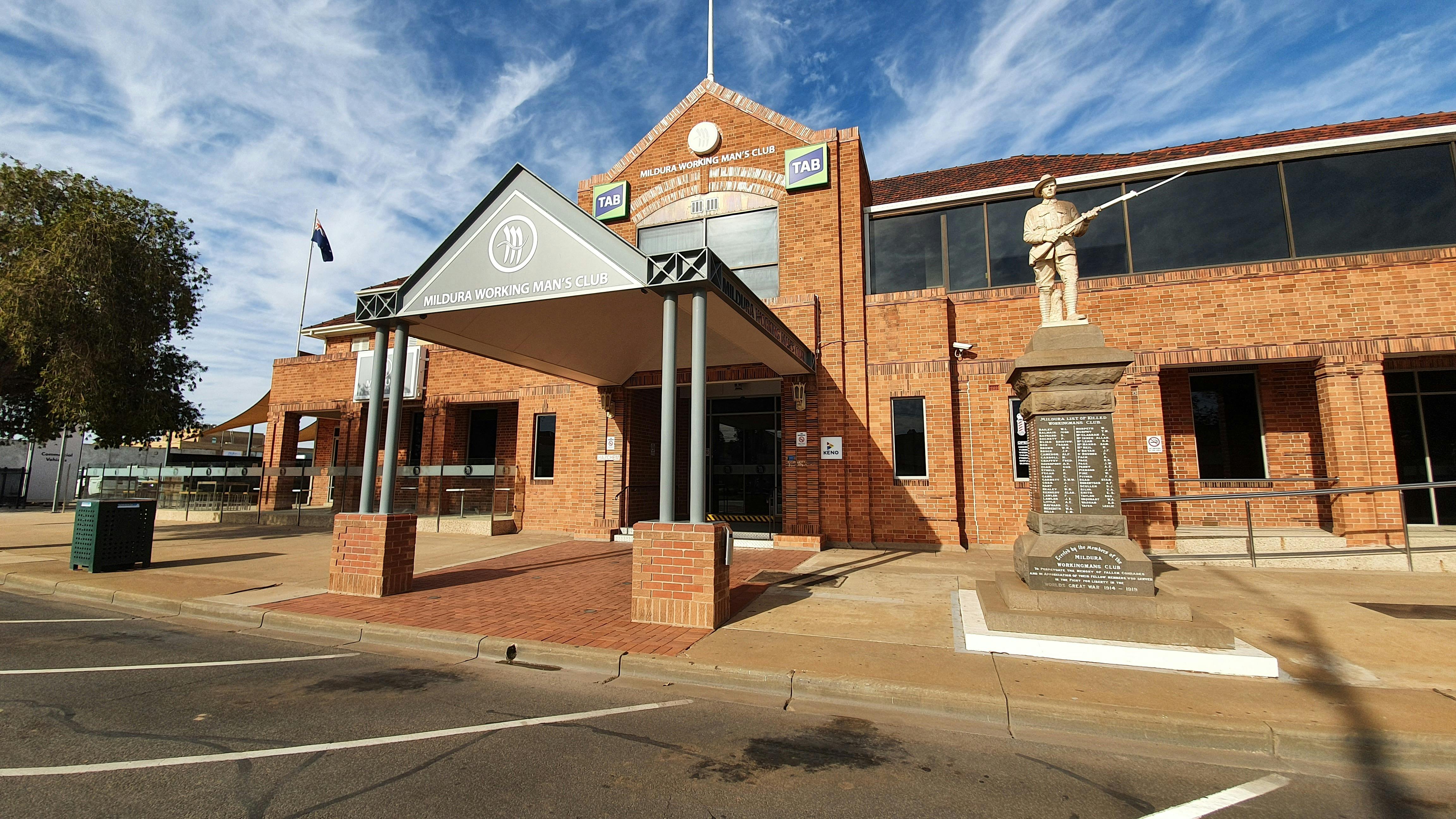 Mildura Working Man’s Club welcomes visitors for dining, drinks and good company.