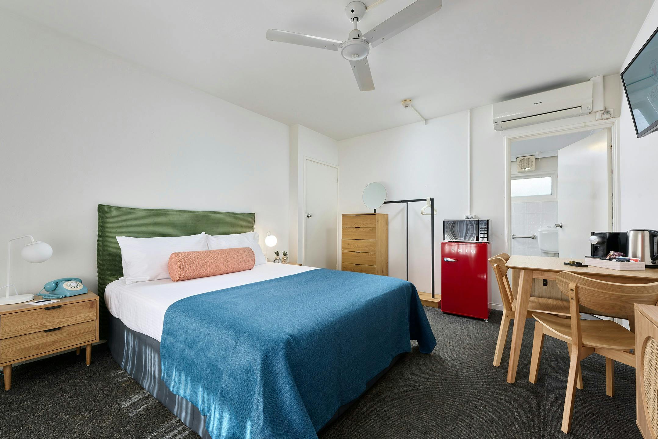 Baileys Parkside Motel