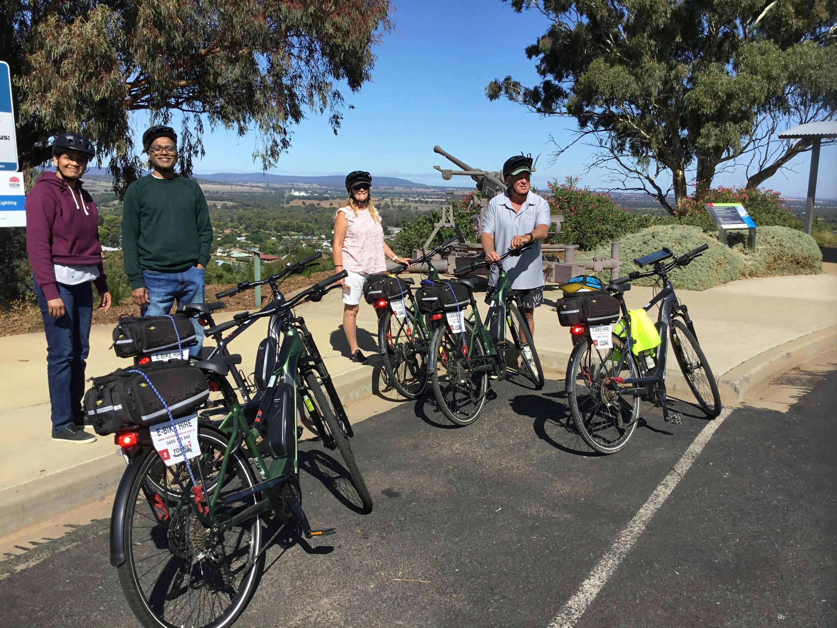 Cyclists at Parkes Memorial Hill