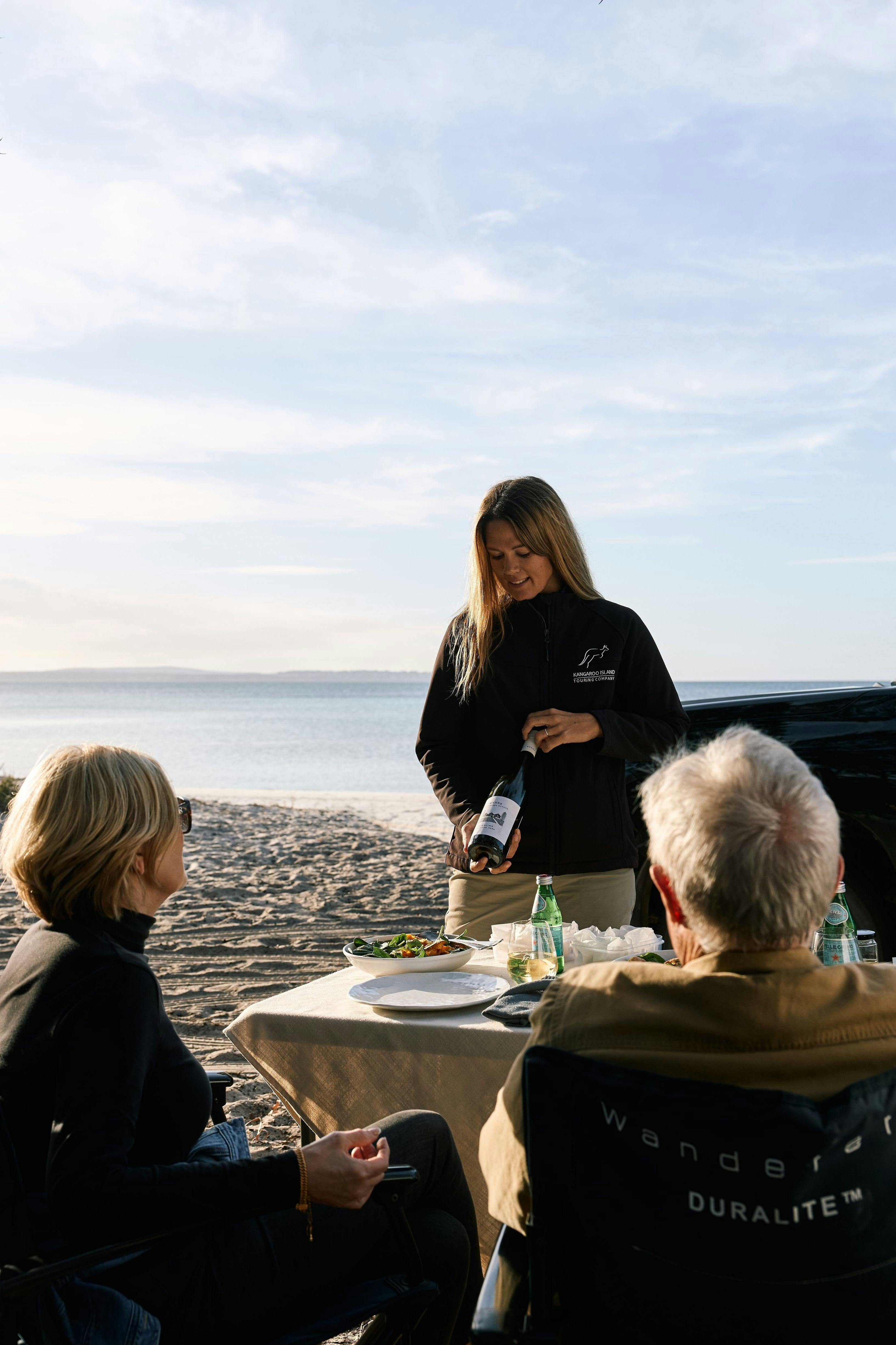 Connecting food to plates