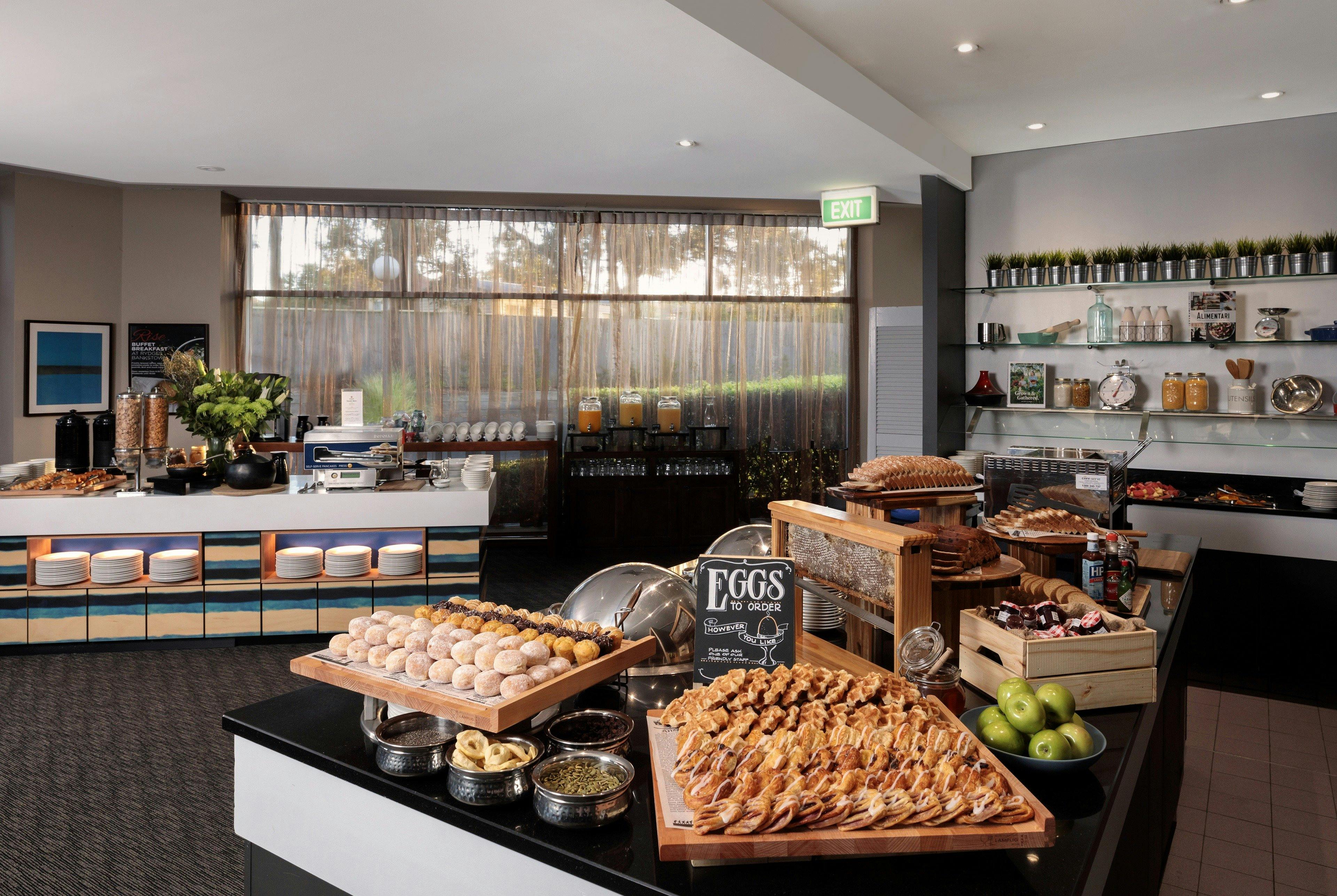 Rydges Bankstown breakfast area