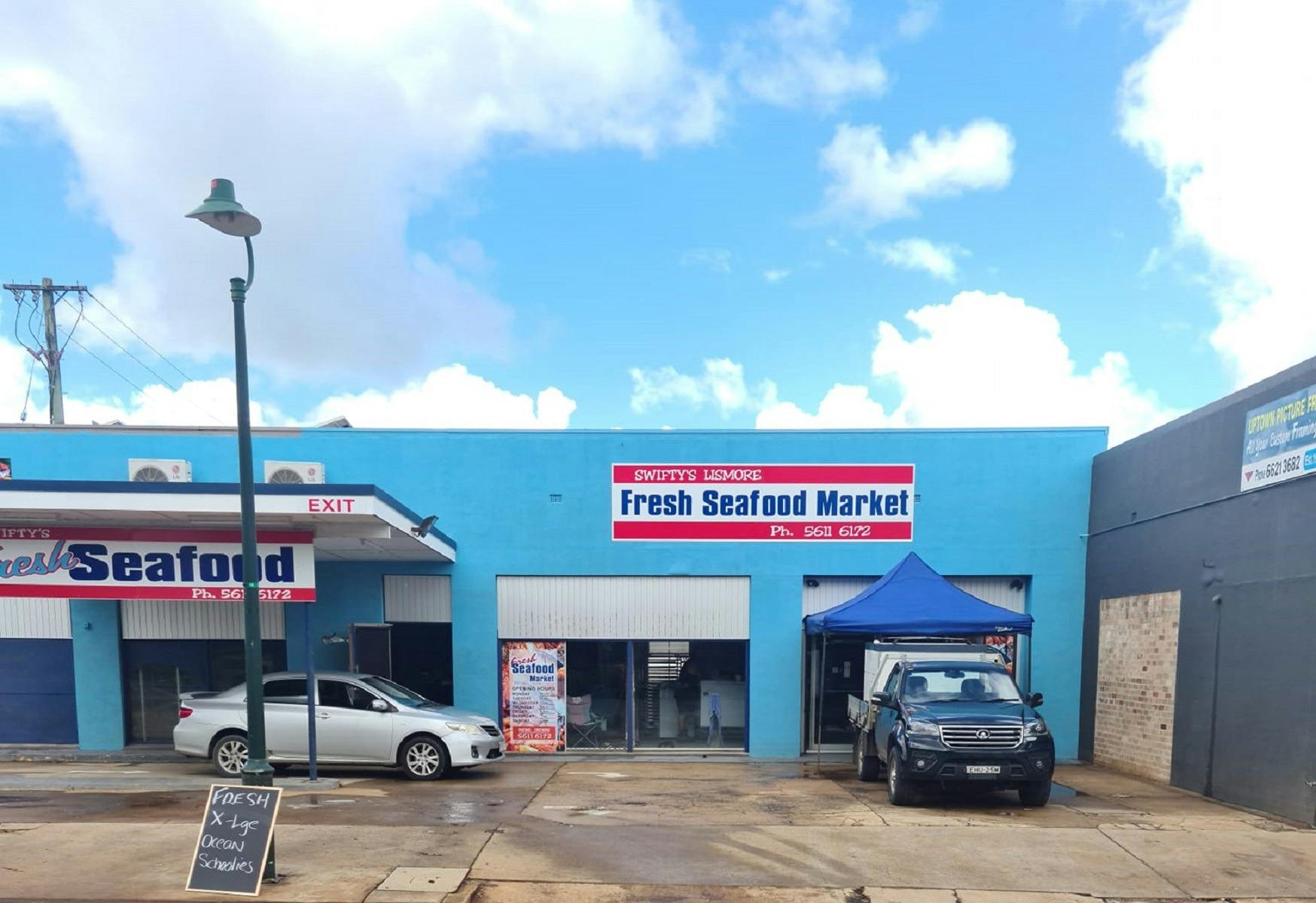 Front entrance to Swifty's Seafood Market