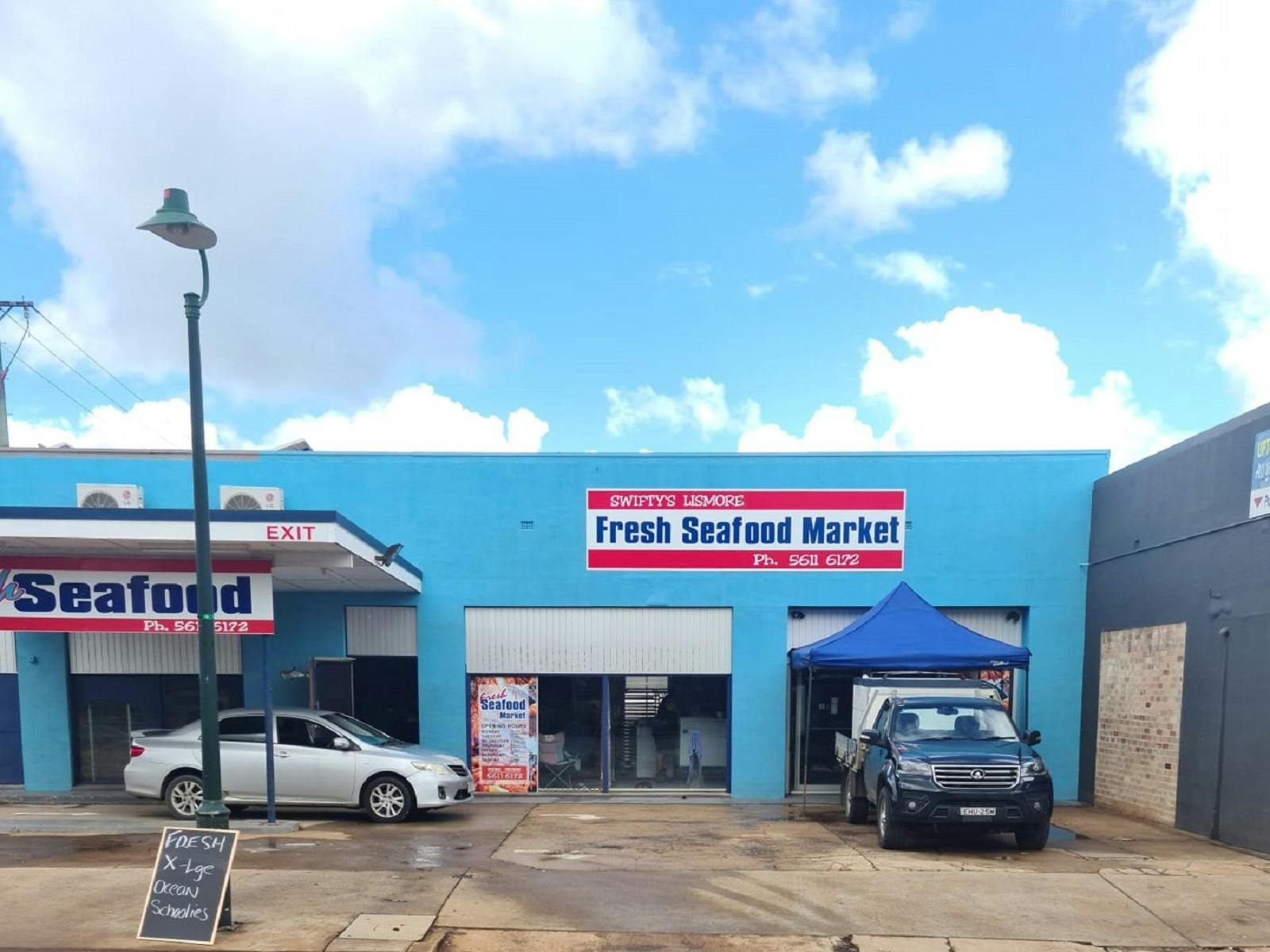 Front entrance to Swifty's Seafood Market