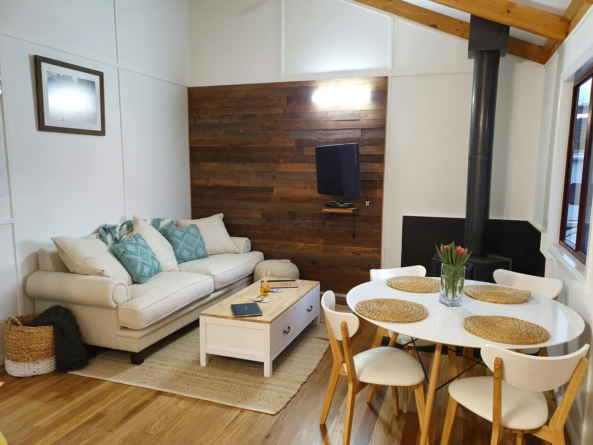 Lounge & Dining with wood fireplace Lounge & Dining with wood fireplace