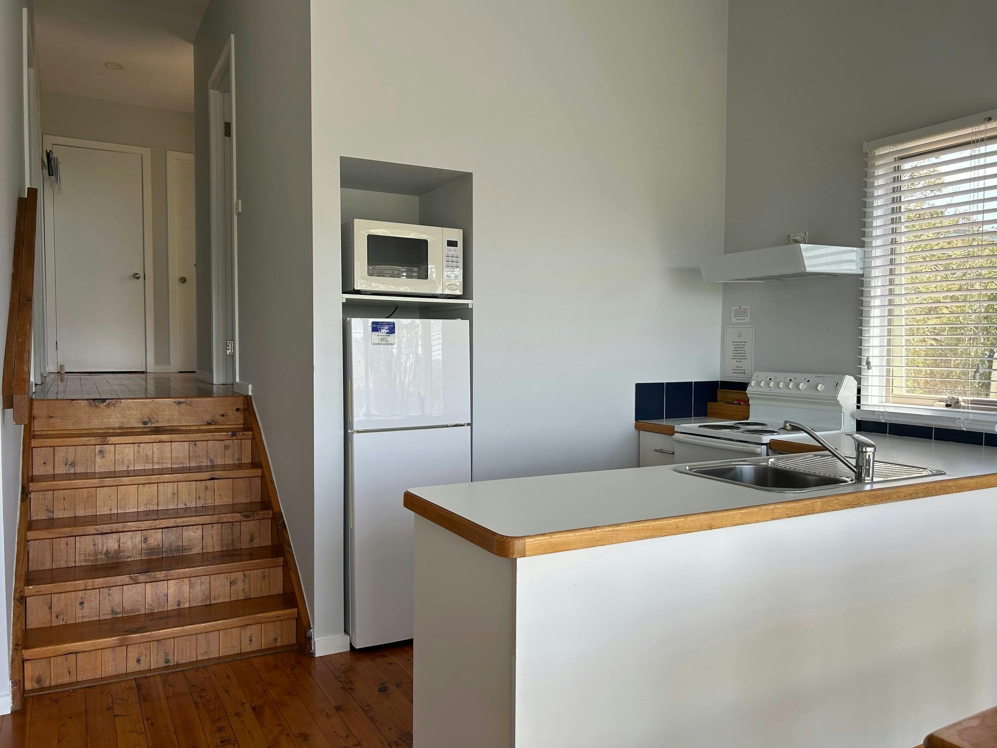wattle entry & kitchen