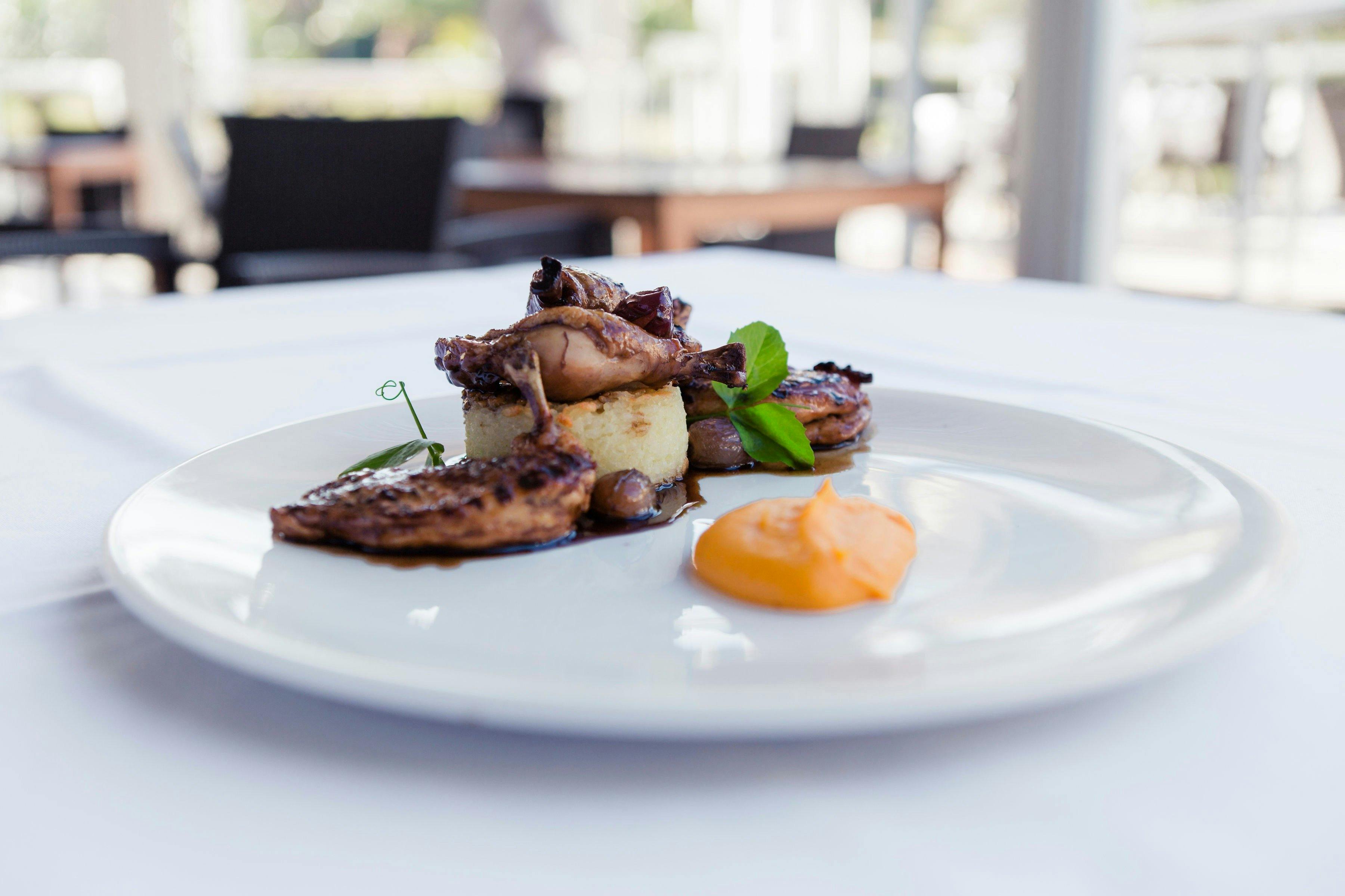 Bayside Bar and Grill, Pacific Bay Resort