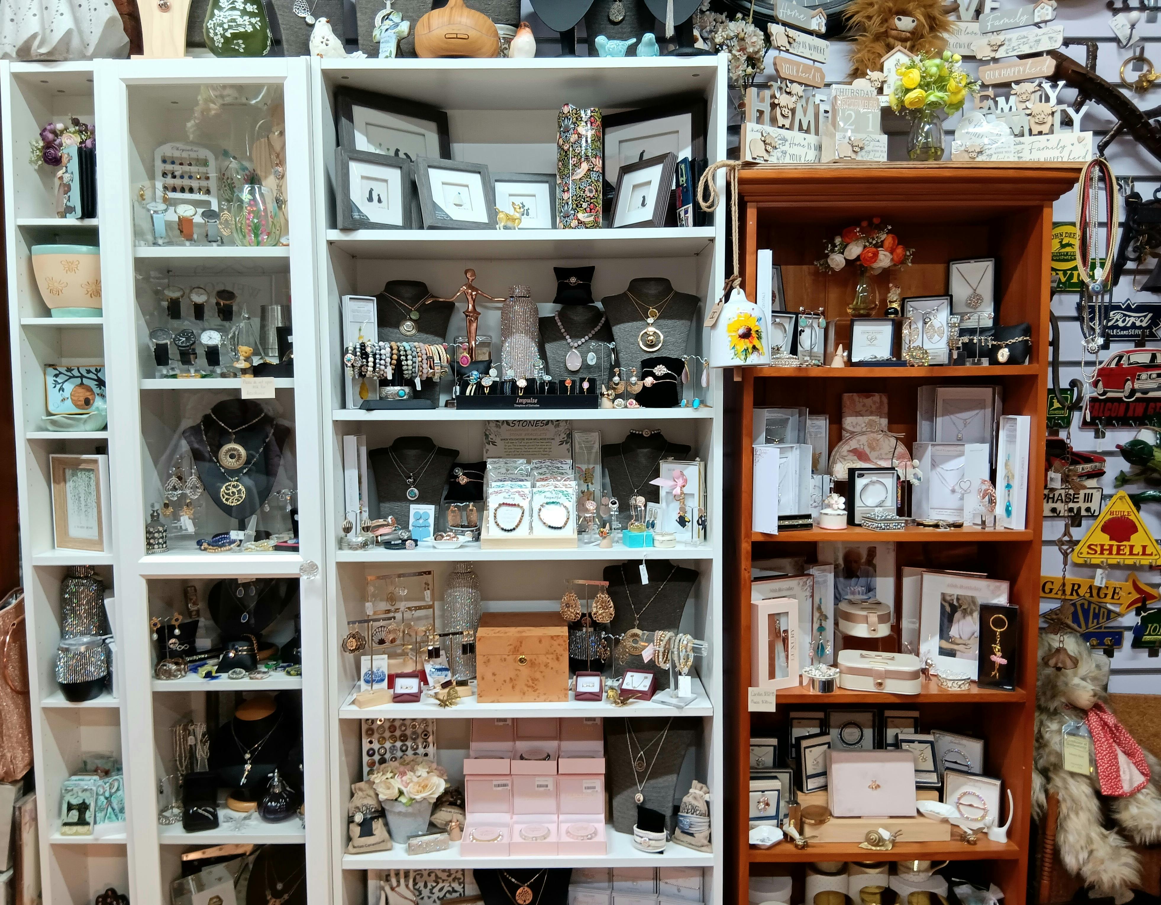 시대를 초월한 보물 선물 및 장식