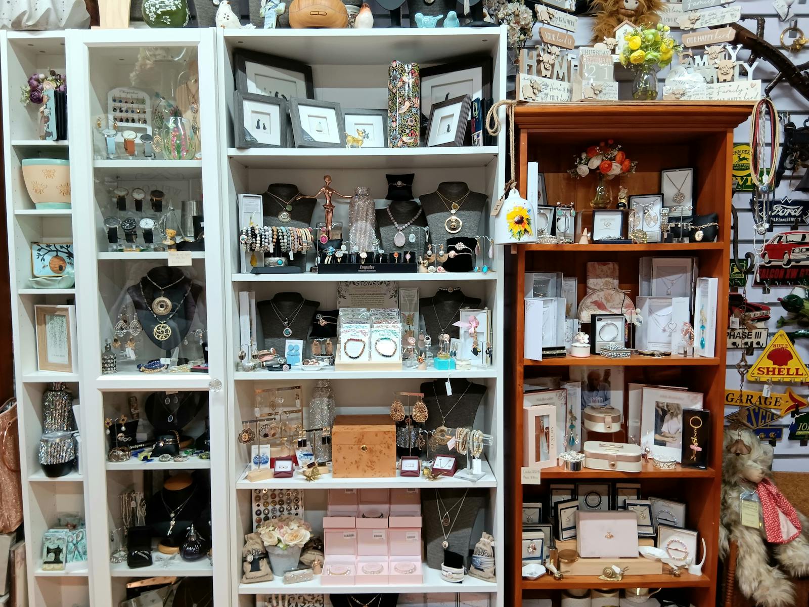 시대를 초월한 보물 선물 및 장식