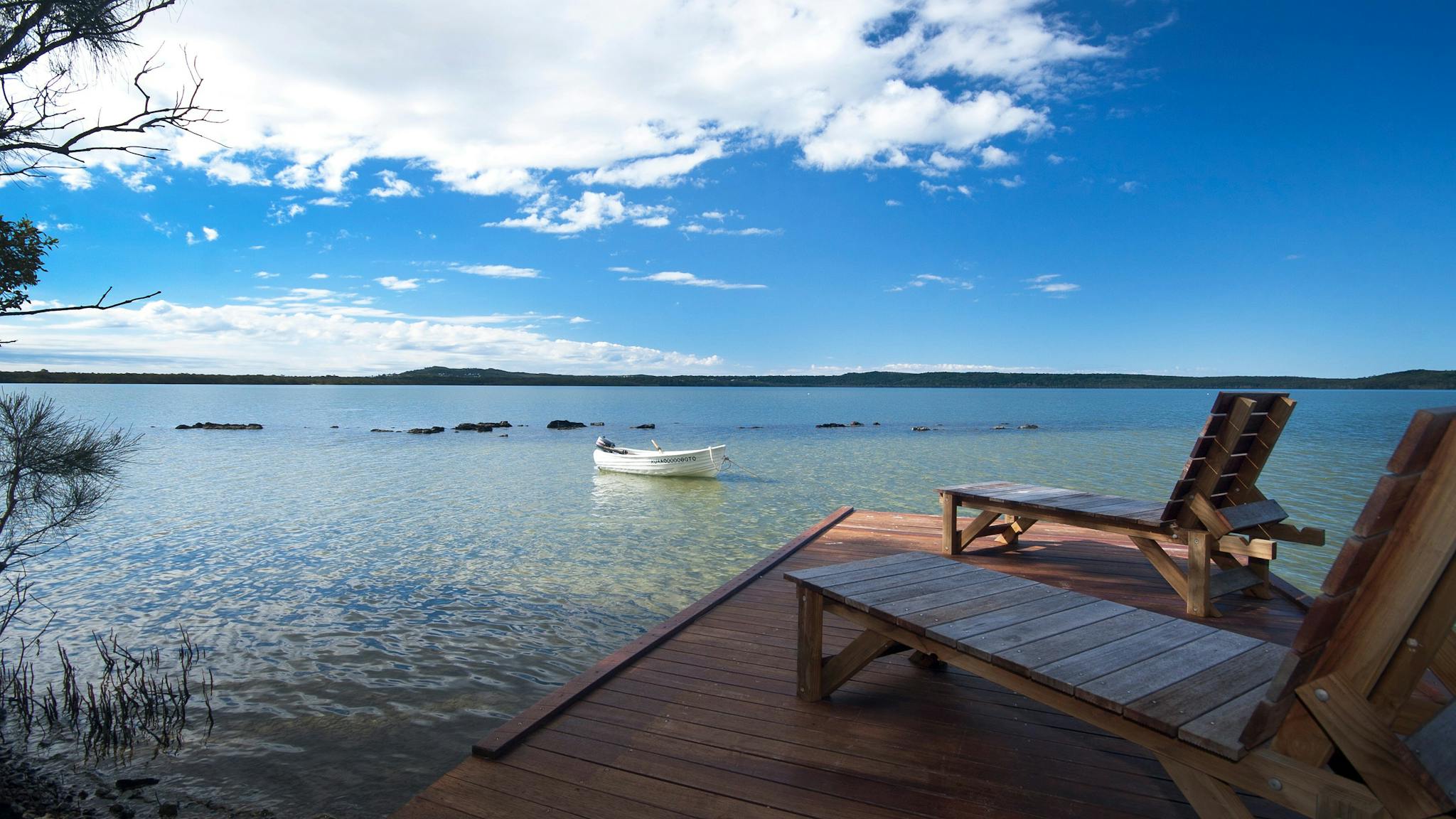Luxury Lakehouse Lakeside Timber Deck Luxury Lakehouse Lakeside Timber Deck