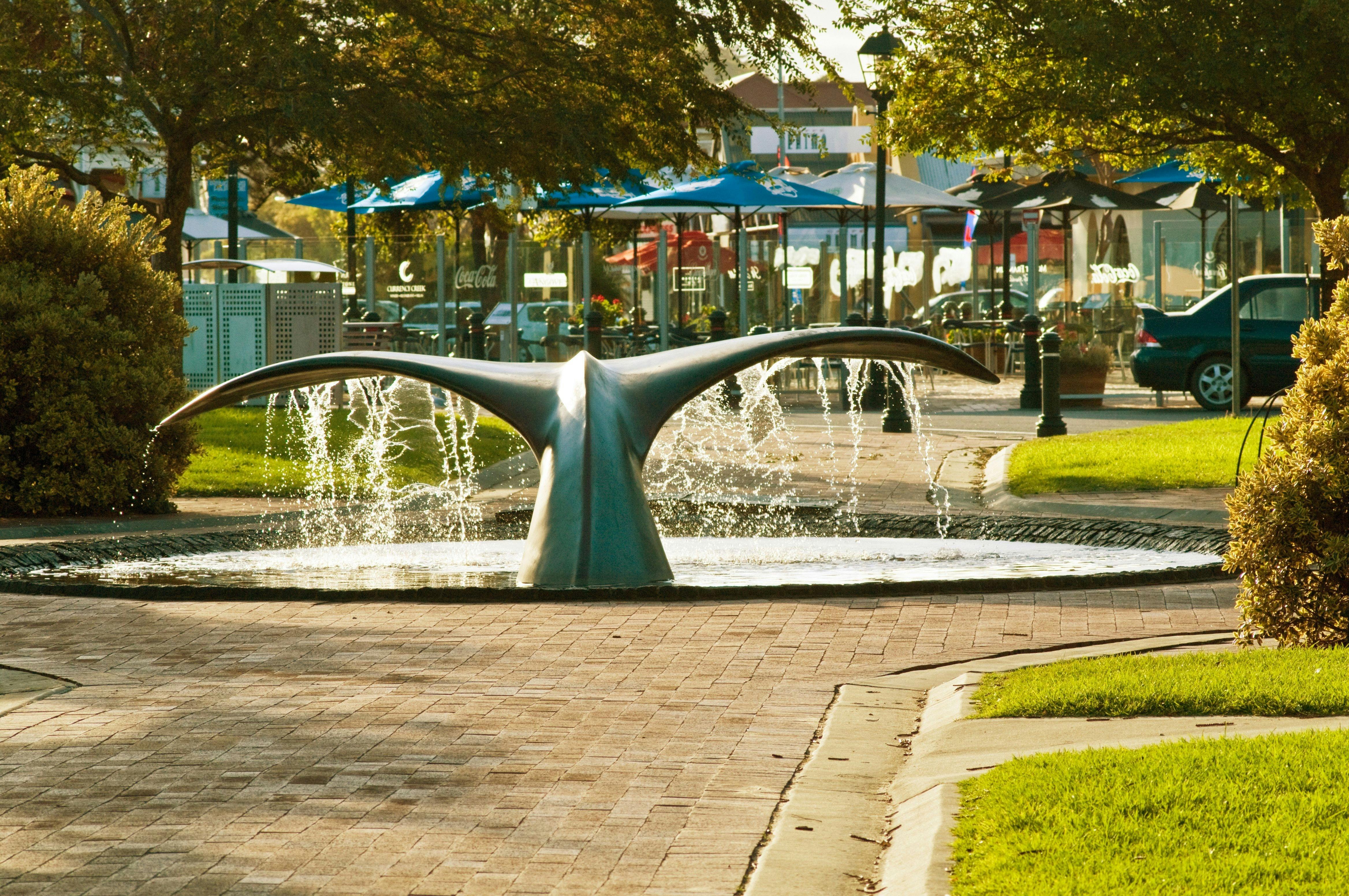 Whale tail fountain in Victor Harbor on the Fleurieu Peninsula Tour