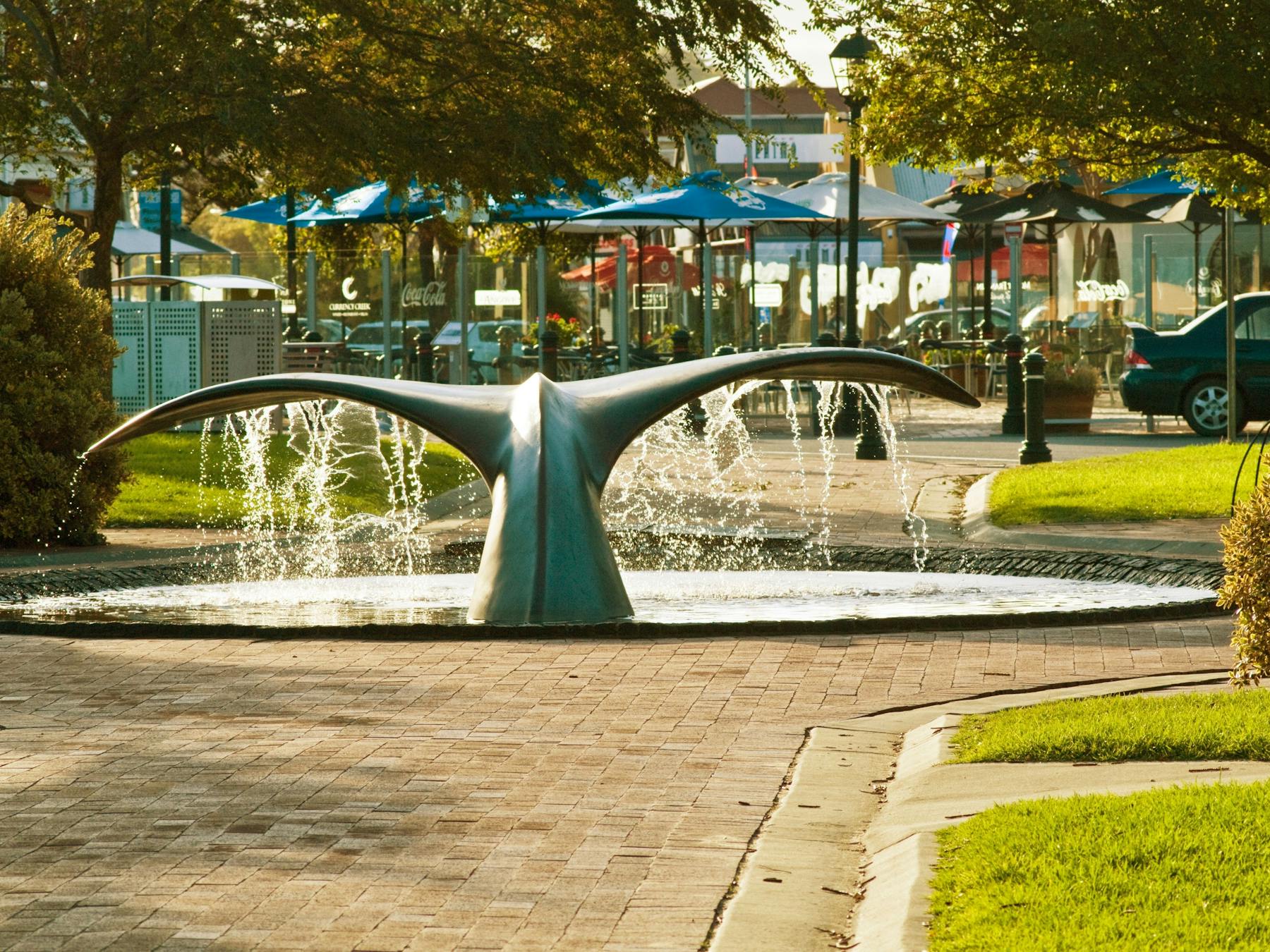 Whale tail fountain in Victor Harbor on the Fleurieu Peninsula Tour
