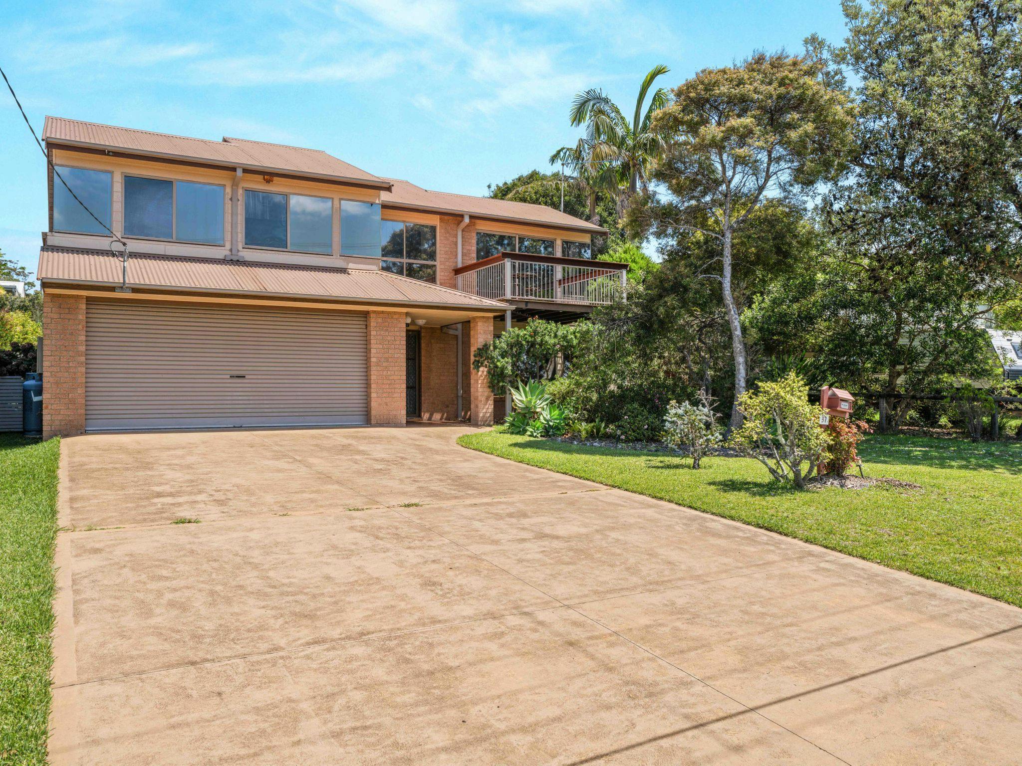 Wavesong by Experience Jervis Bay