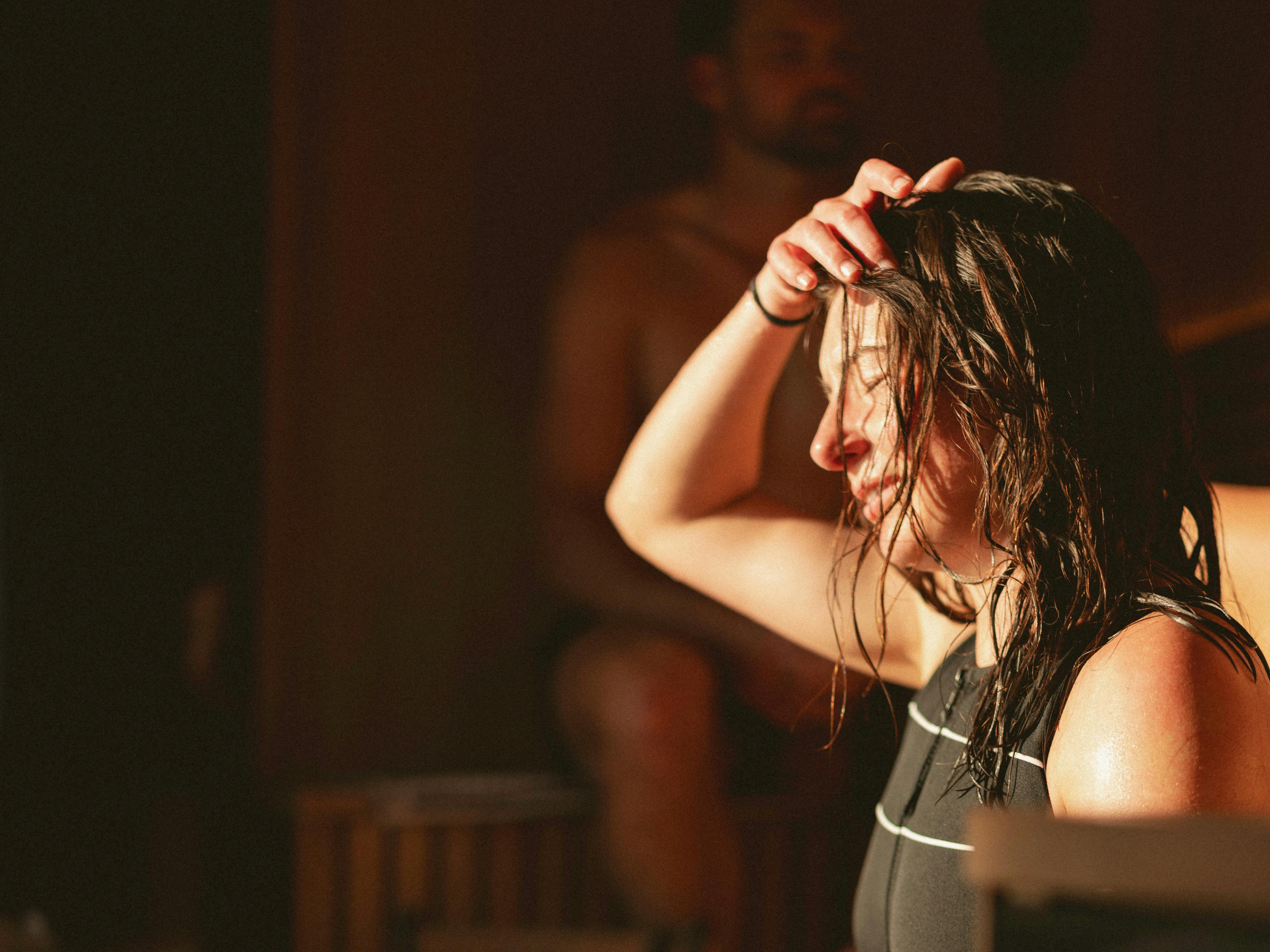 Calm and connected, let the hot and cold therapy recharge you.