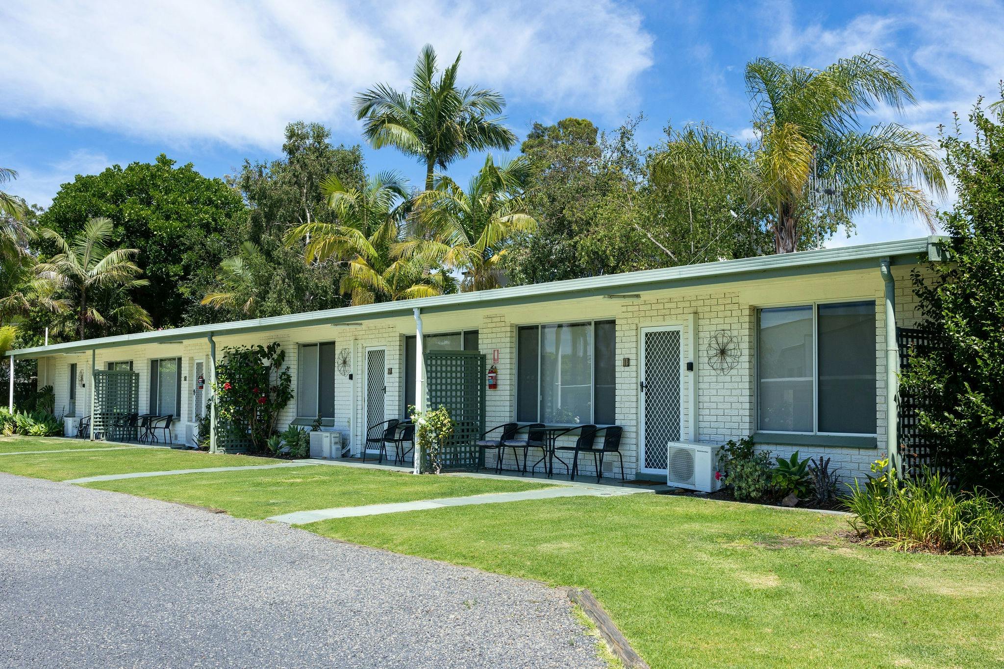 Exterior of Silver Bream Motel Mallacoota self-contained units
