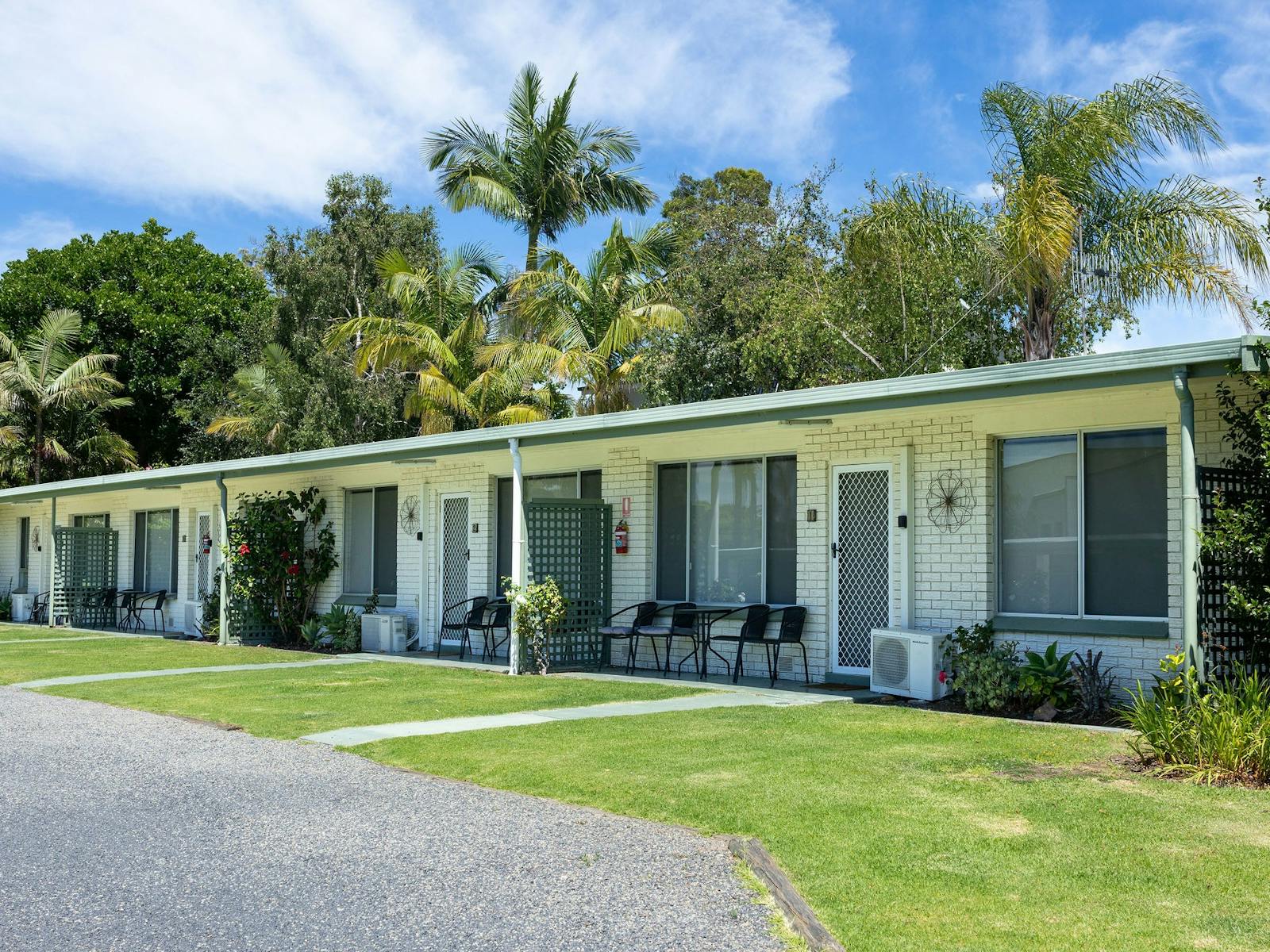 Exterior of Silver Bream Motel Mallacoota self-contained units