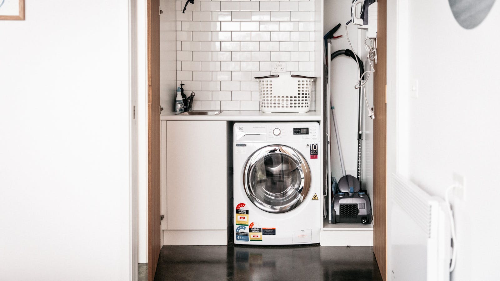 Washing machine/dryer, iron & board, clothes drying rack & outdoor cushions provided
