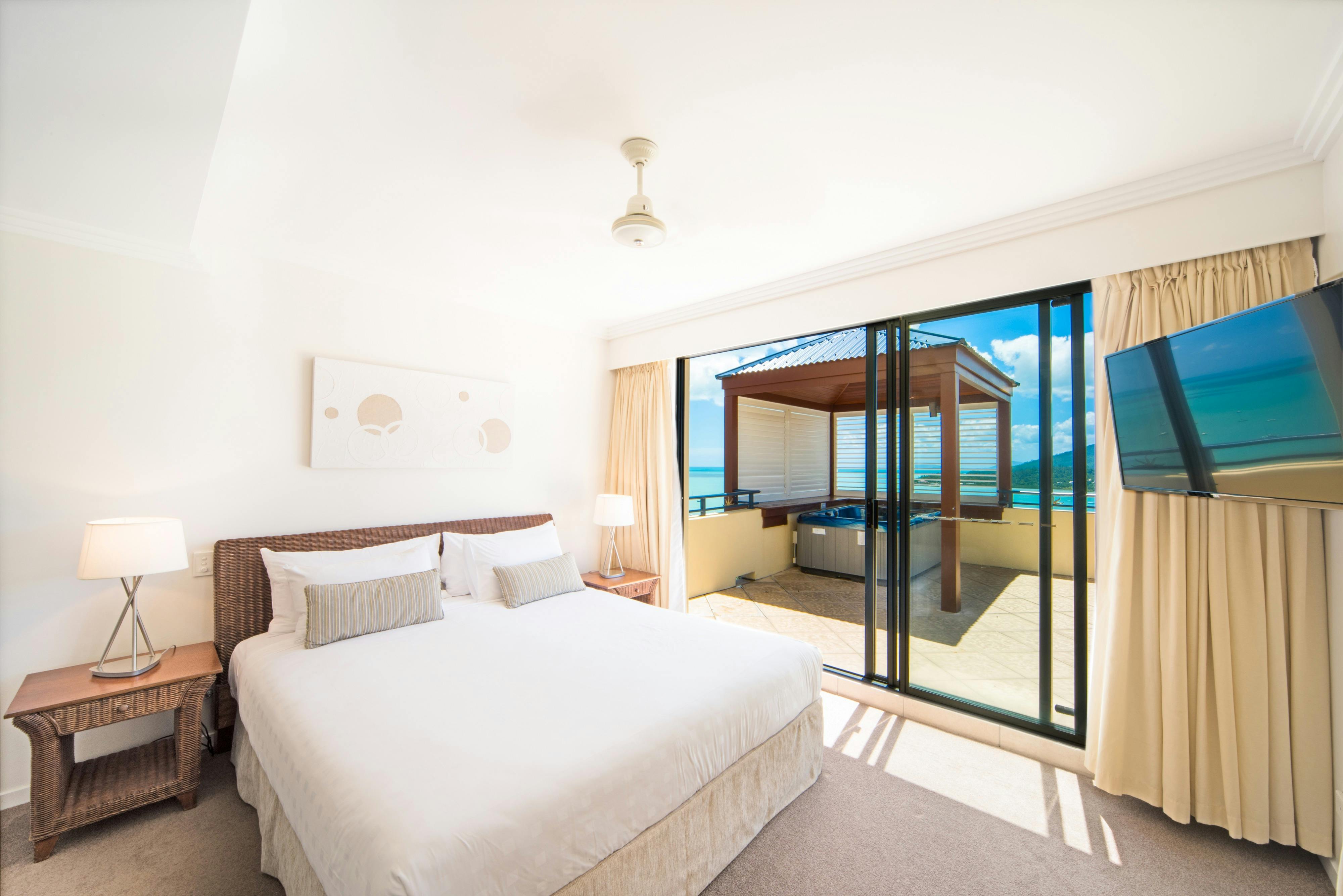 1 Bedroom Deluxe Jacuzzi Apartment