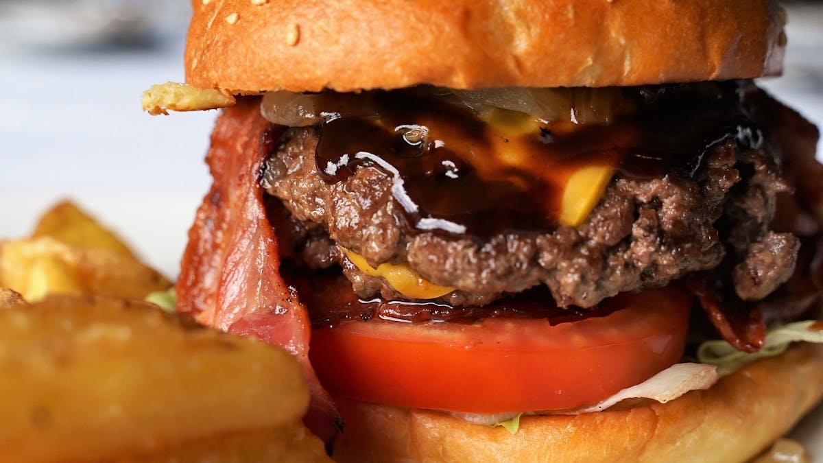 Smash burger and chips
