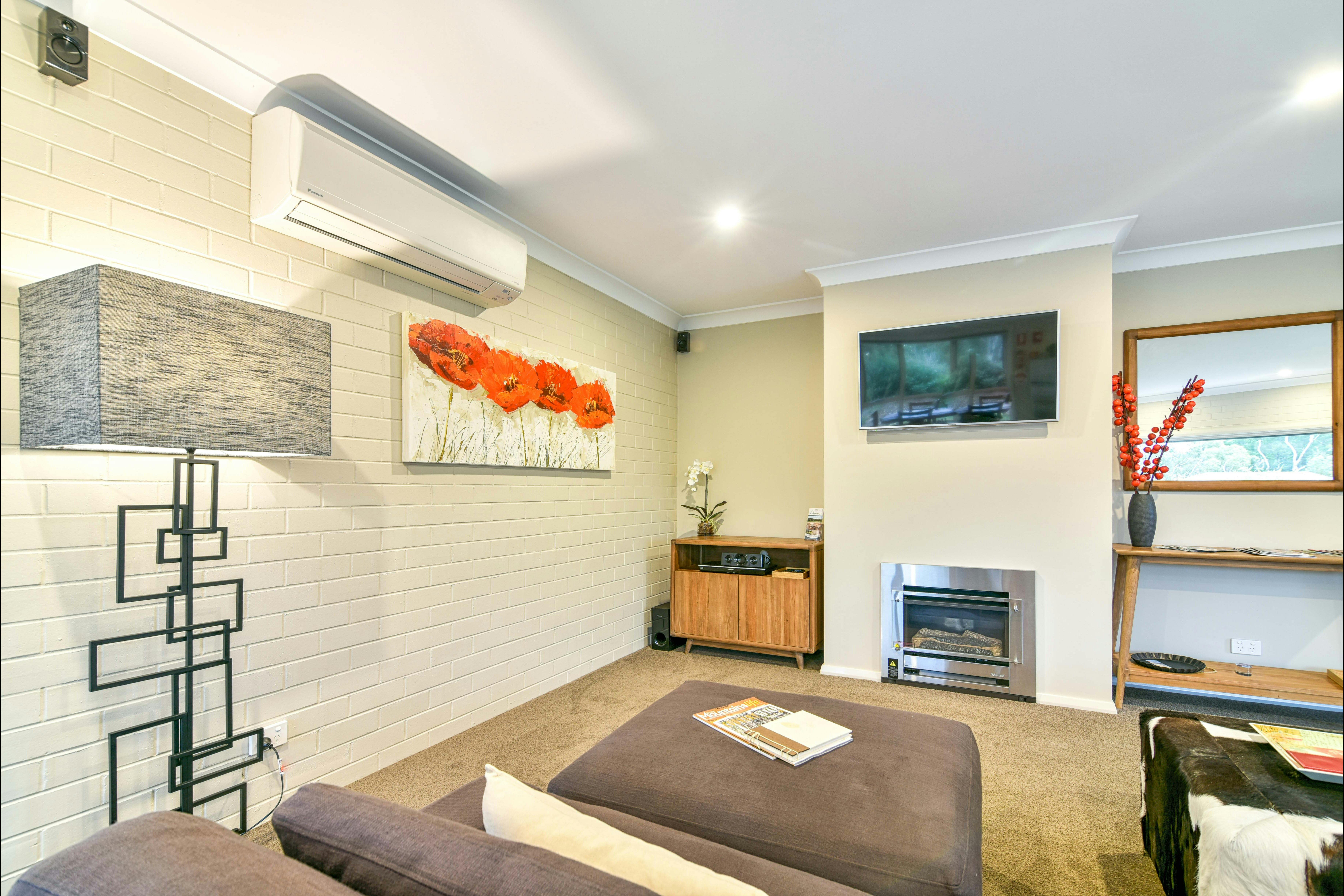 広々としたラウンジエリア