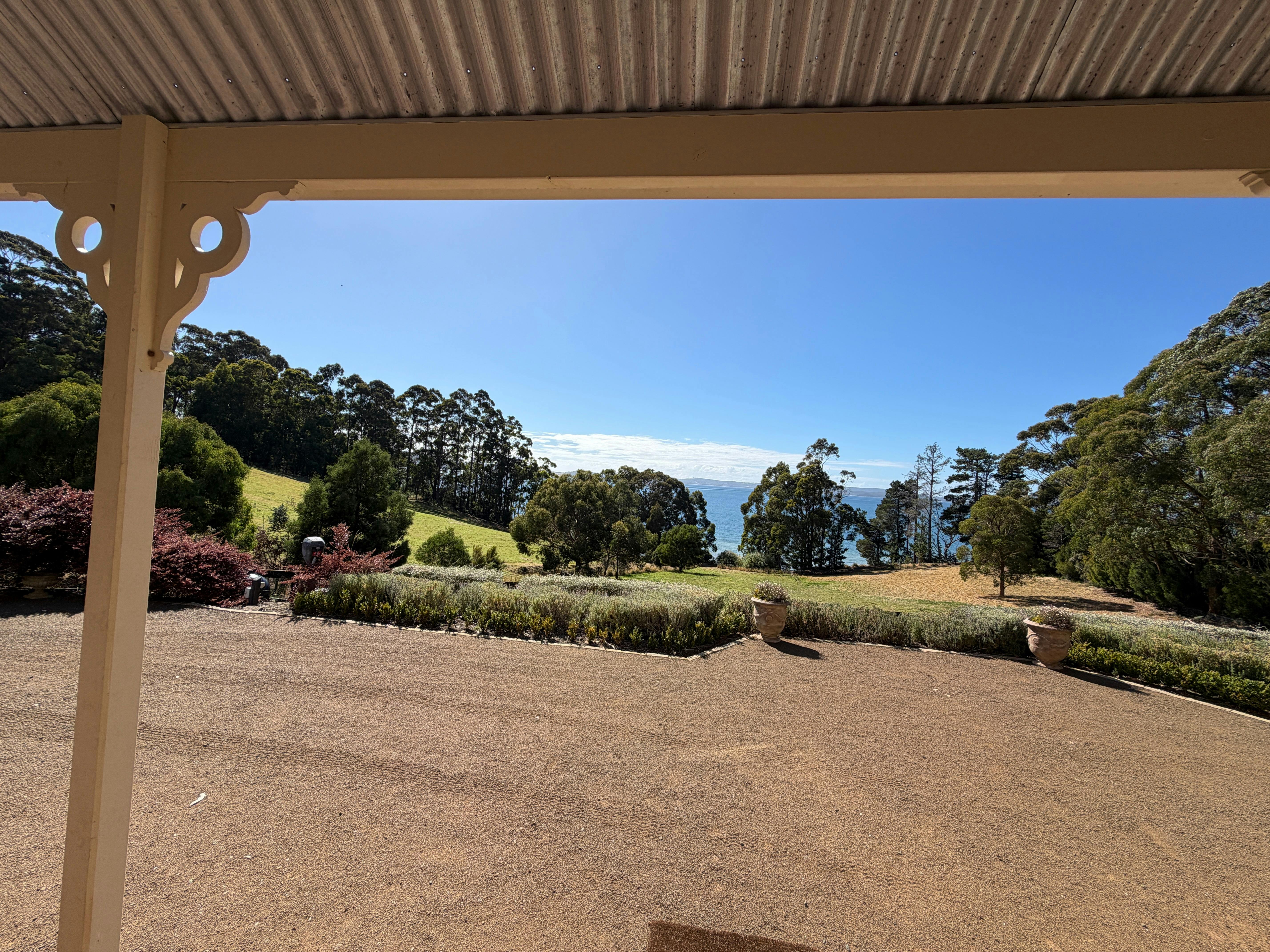 The Cottage At Flowerpot Verandah to Bruny