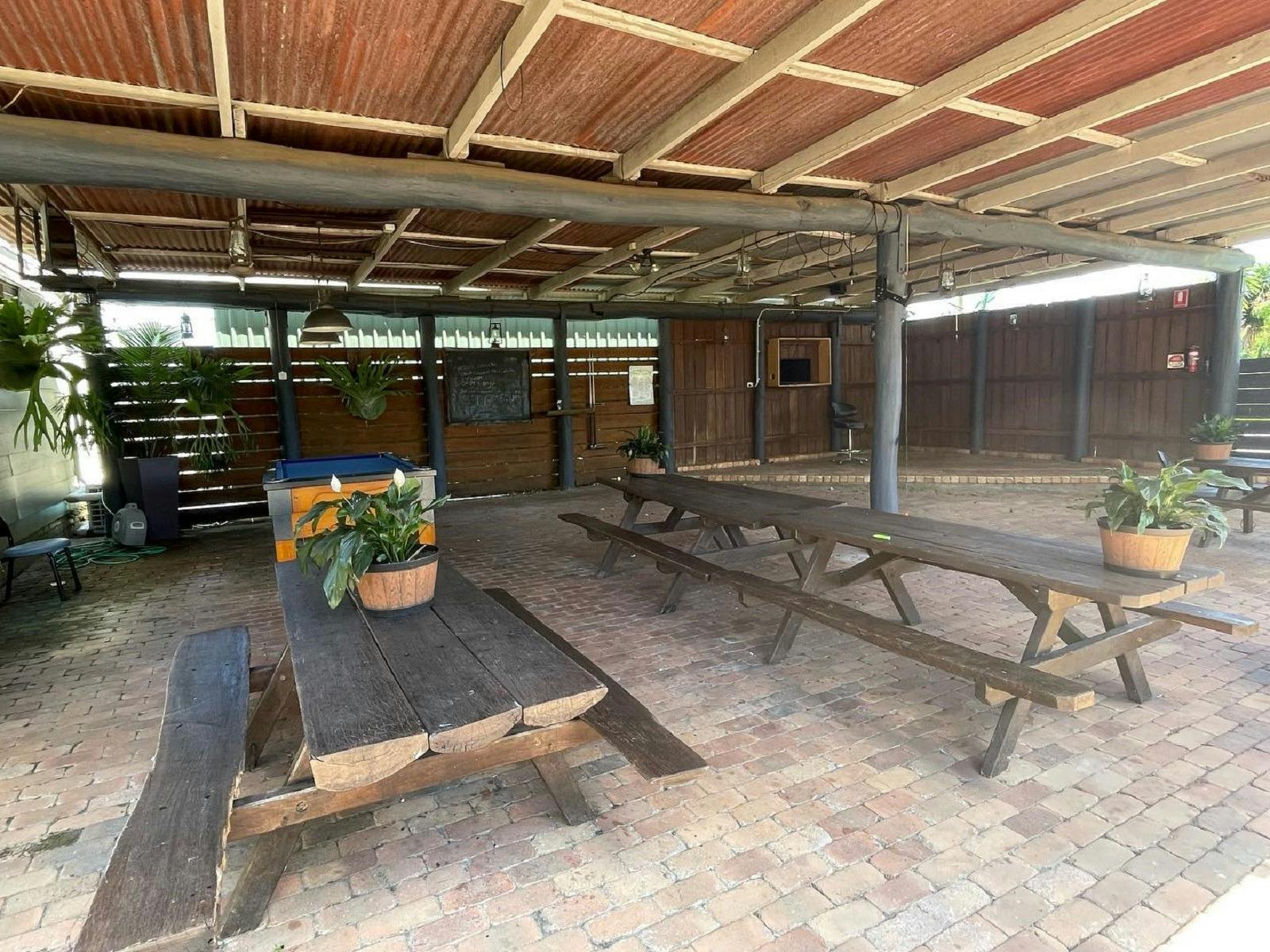 Coutts Crossing Tavern