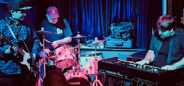Blues on the Bay -  Owen.Kealy Burning B3 Trio