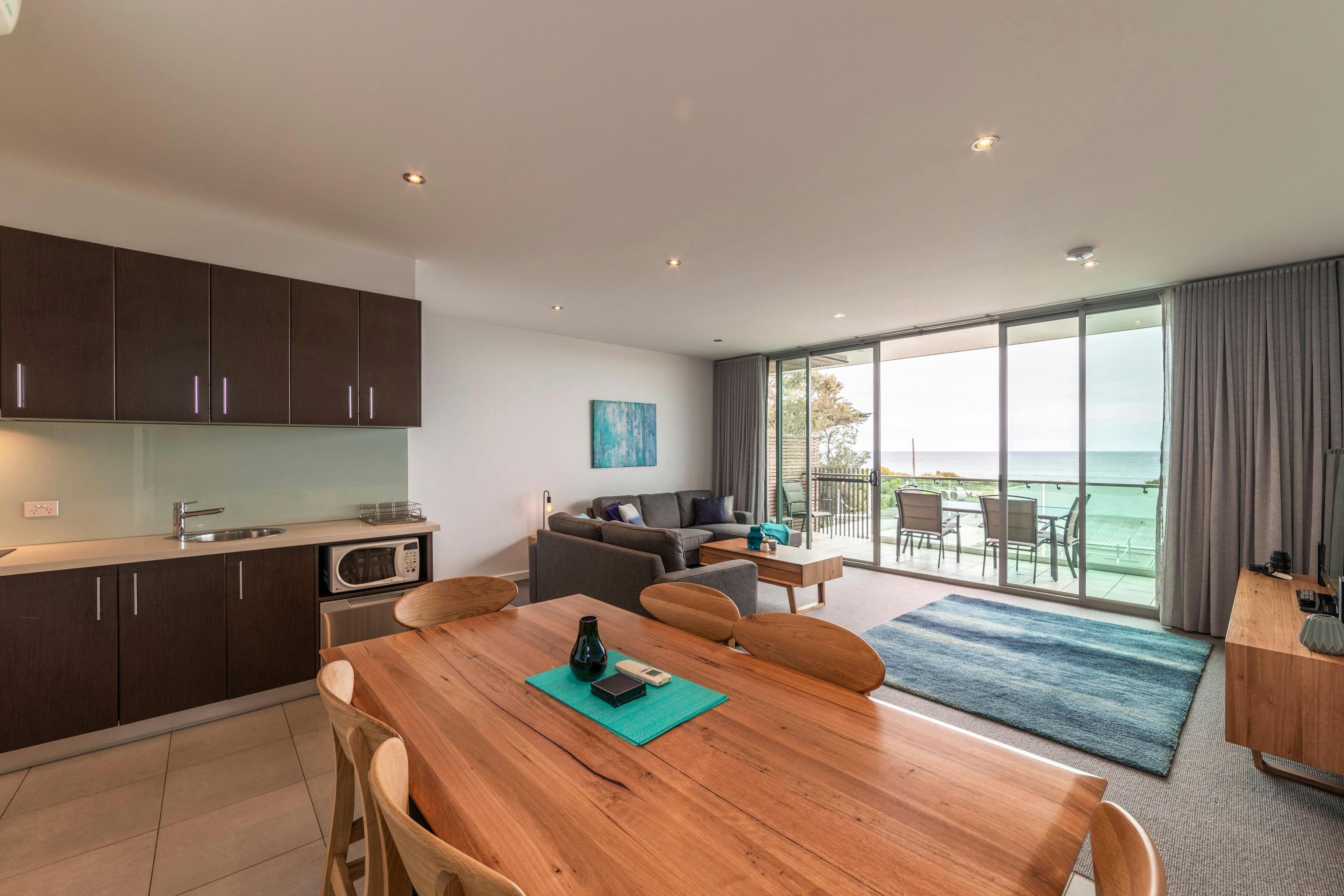 Discover and plan your next escape to Apollo BayThe Dolphin Apartments