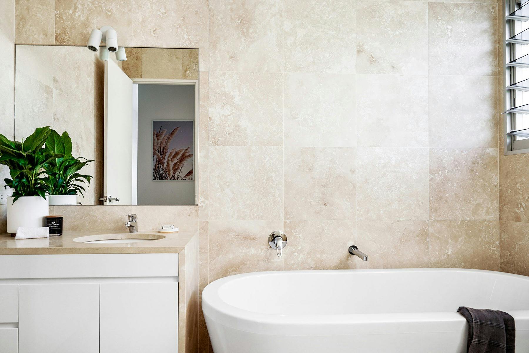 Clique 2 - Byron Bay - Bathroom Shared