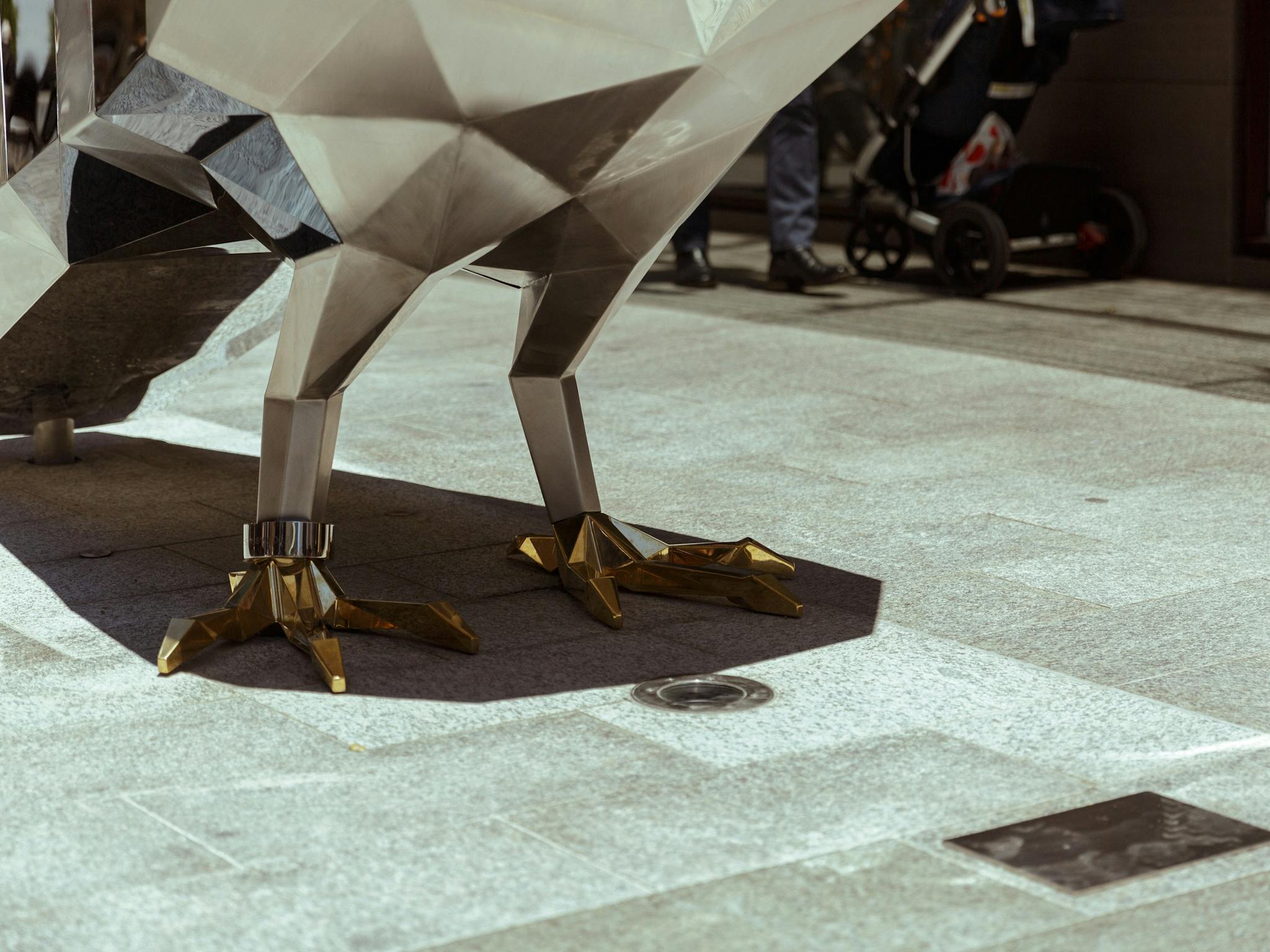 'Pigeon' Sculpture Slider Image 3