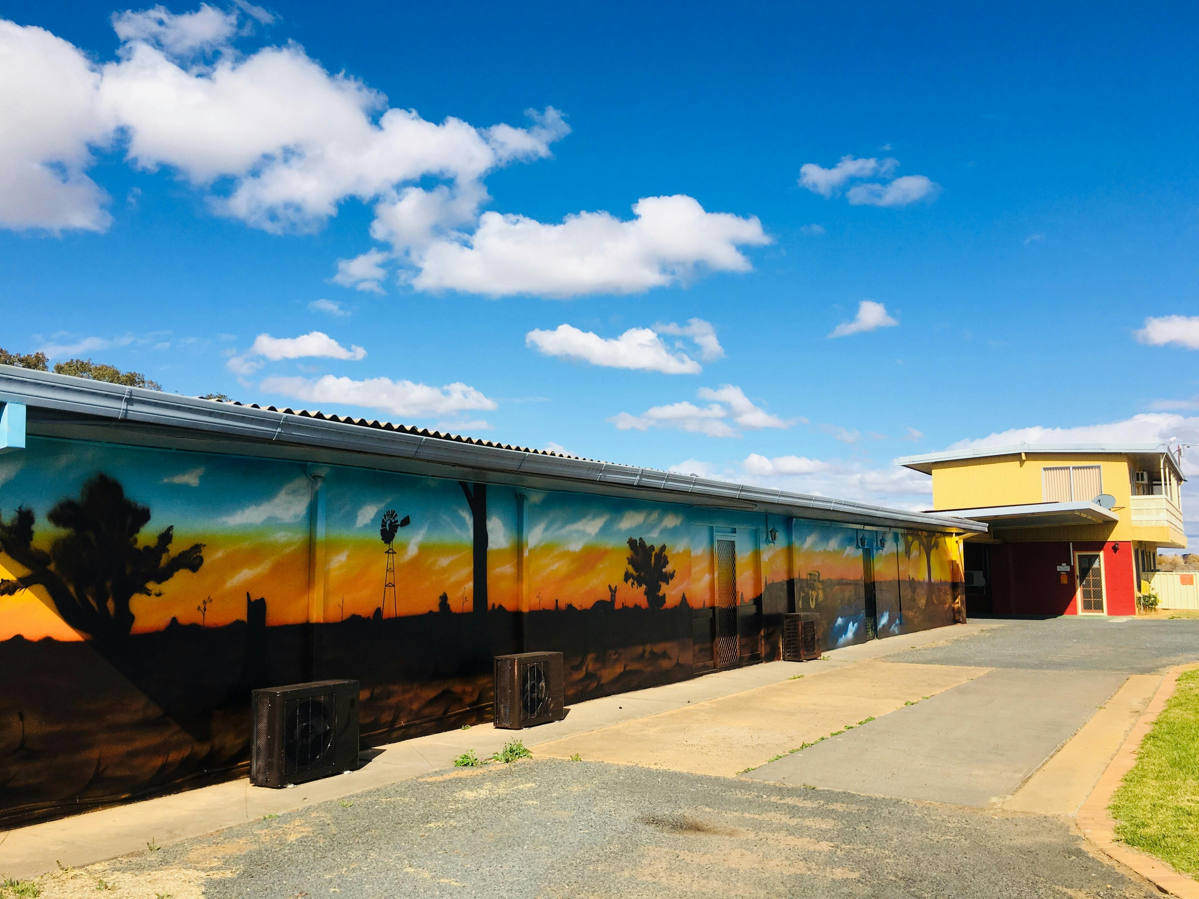 The Artesian Motel boasts a brand new mural portraying the local surroundings.