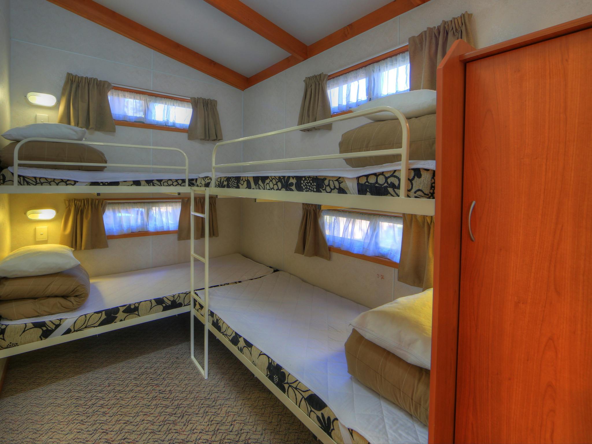 Lakeview Villa - bunk beds