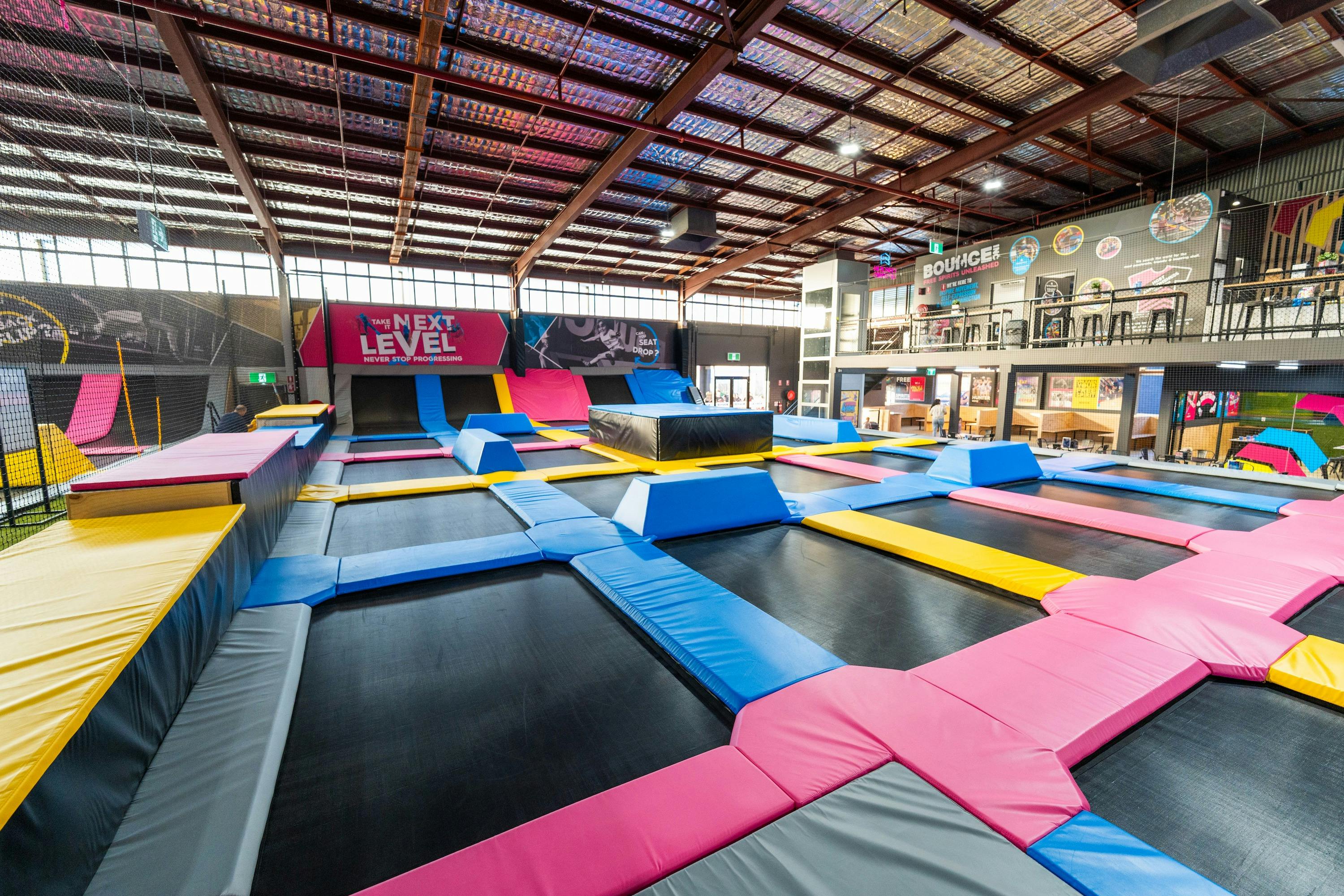 Free jump arena
