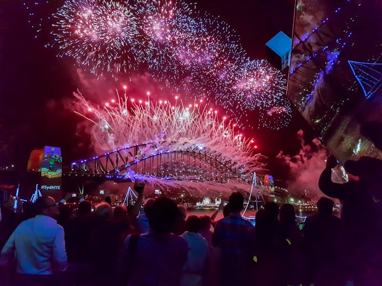 Years cruises eve cruise ship line happy disney fireworks barcelona night magic dream wonder crucero fire work mickey celebrating mouse New Years Eve BYO Drinks and Picnic Cruise | Sydney, Australia - Official Travel & Accommodation