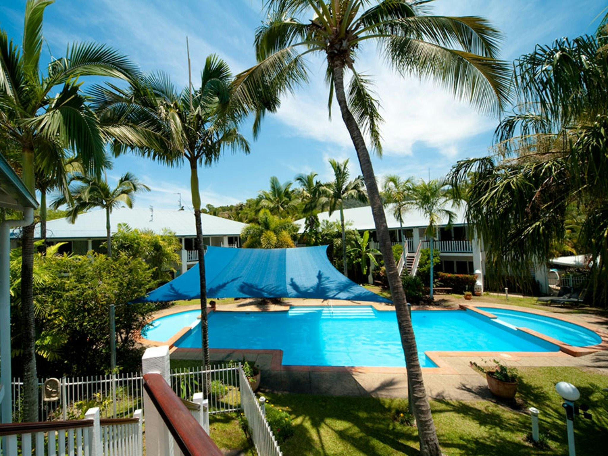 Mango House Resort's large swimming pool with shallow area suitable for children Mango House Resort's large swimming pool with shallow area suitable for children