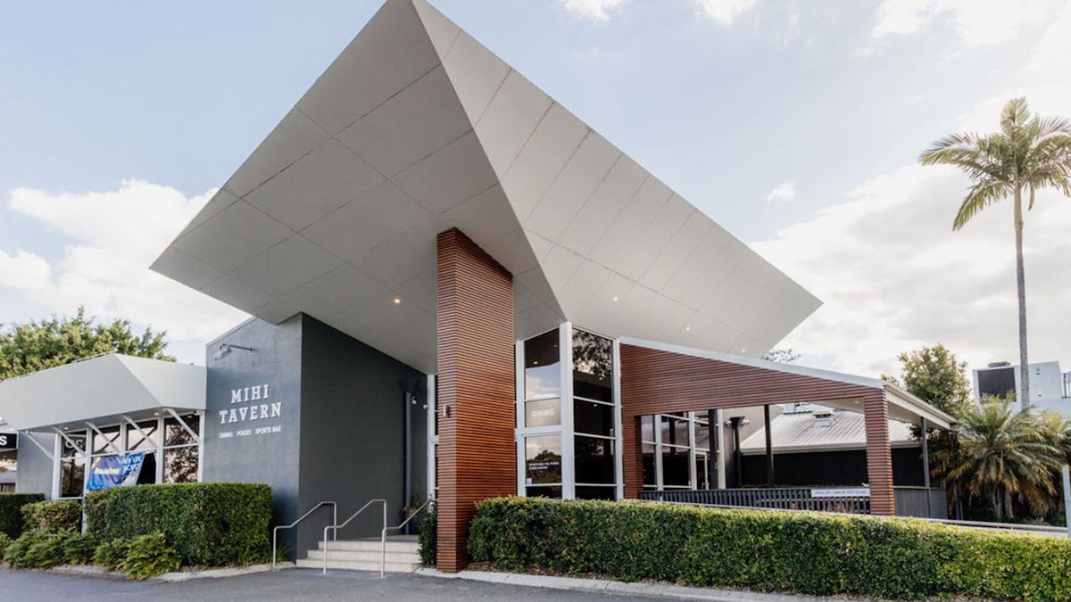Mihi Tavern Building external