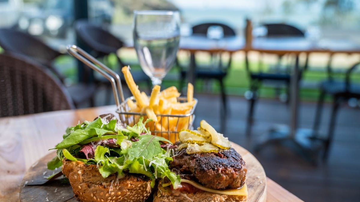 Beaches_Restaurant_Rosslyn_Bay_Yeppoon_HVD_Grass Fed Beef Burger