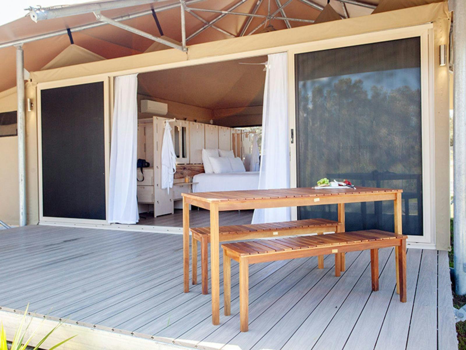 크라우디 베이 에코 리조트 글램핑 데크