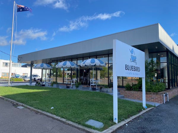 Bluebird Cafe & Bar