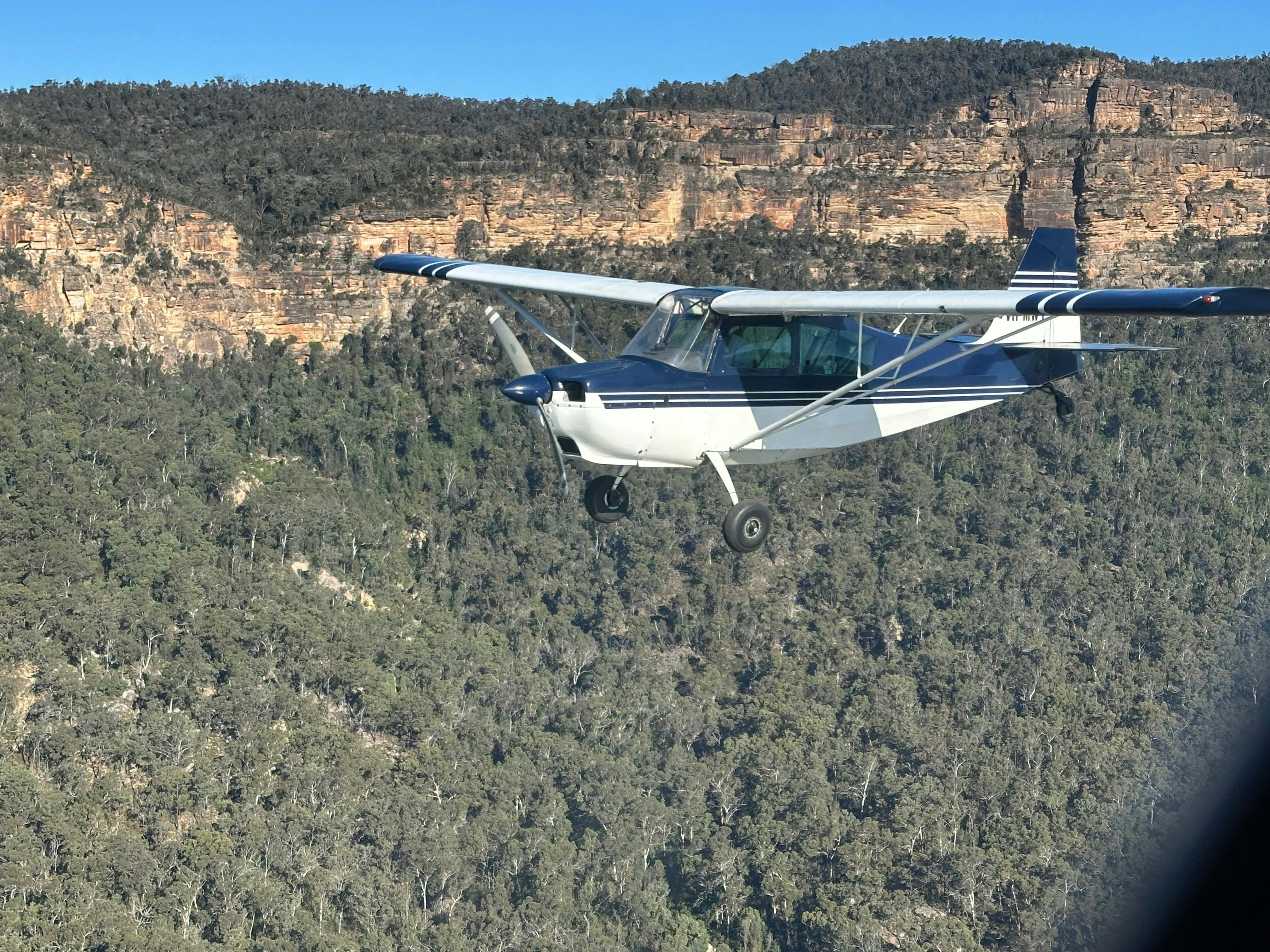 시드니 항구와 주변 지역의 아름다운 조이 플라이트