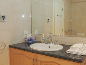 Monterey Waters 27B Port Lincoln Bathroom
