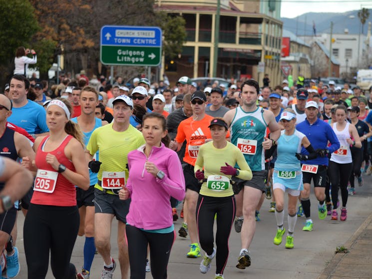 Mudgee Running Festival Marathon Half Marathon Start line