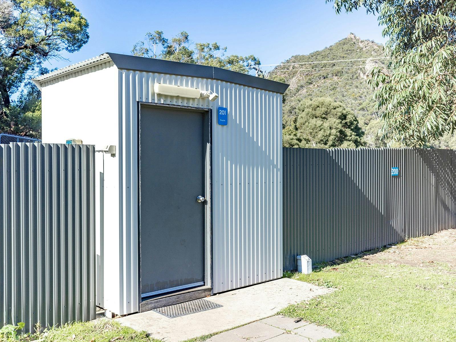 Ensuite Site - Synthetic