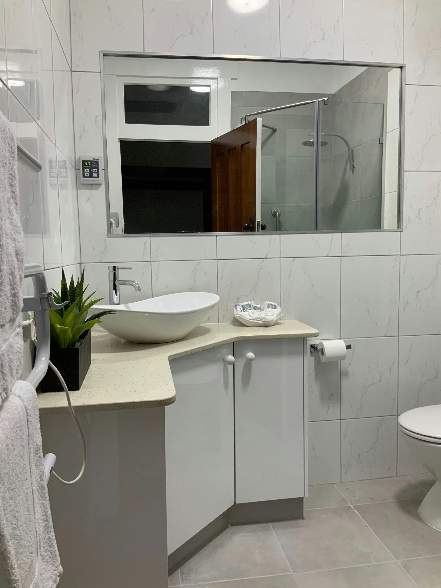 Main bathroom