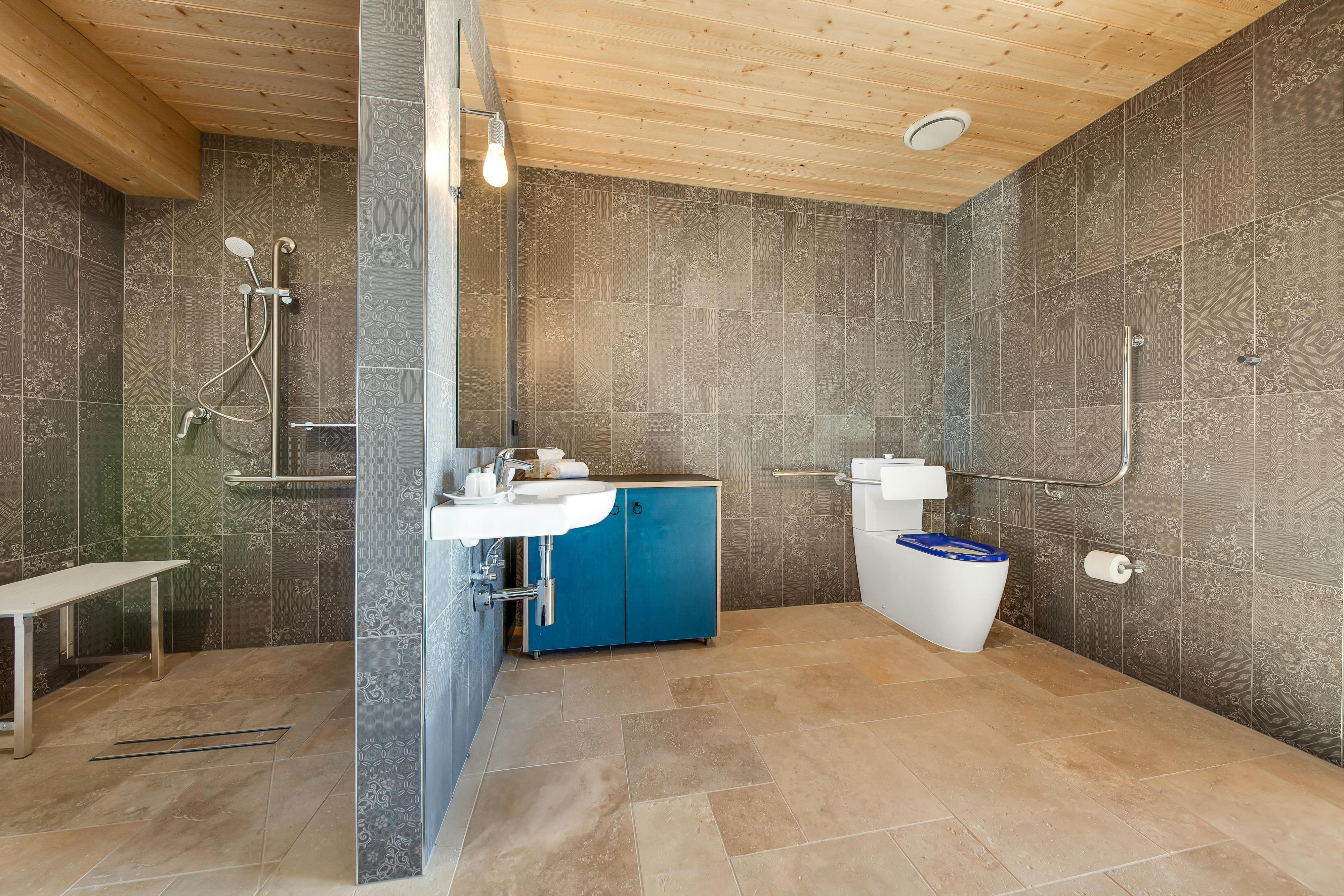 Bathroom Tsuchi snug 2