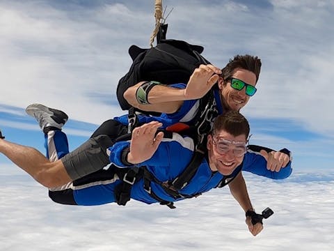 Skydive Sydney up to 15,000 feet