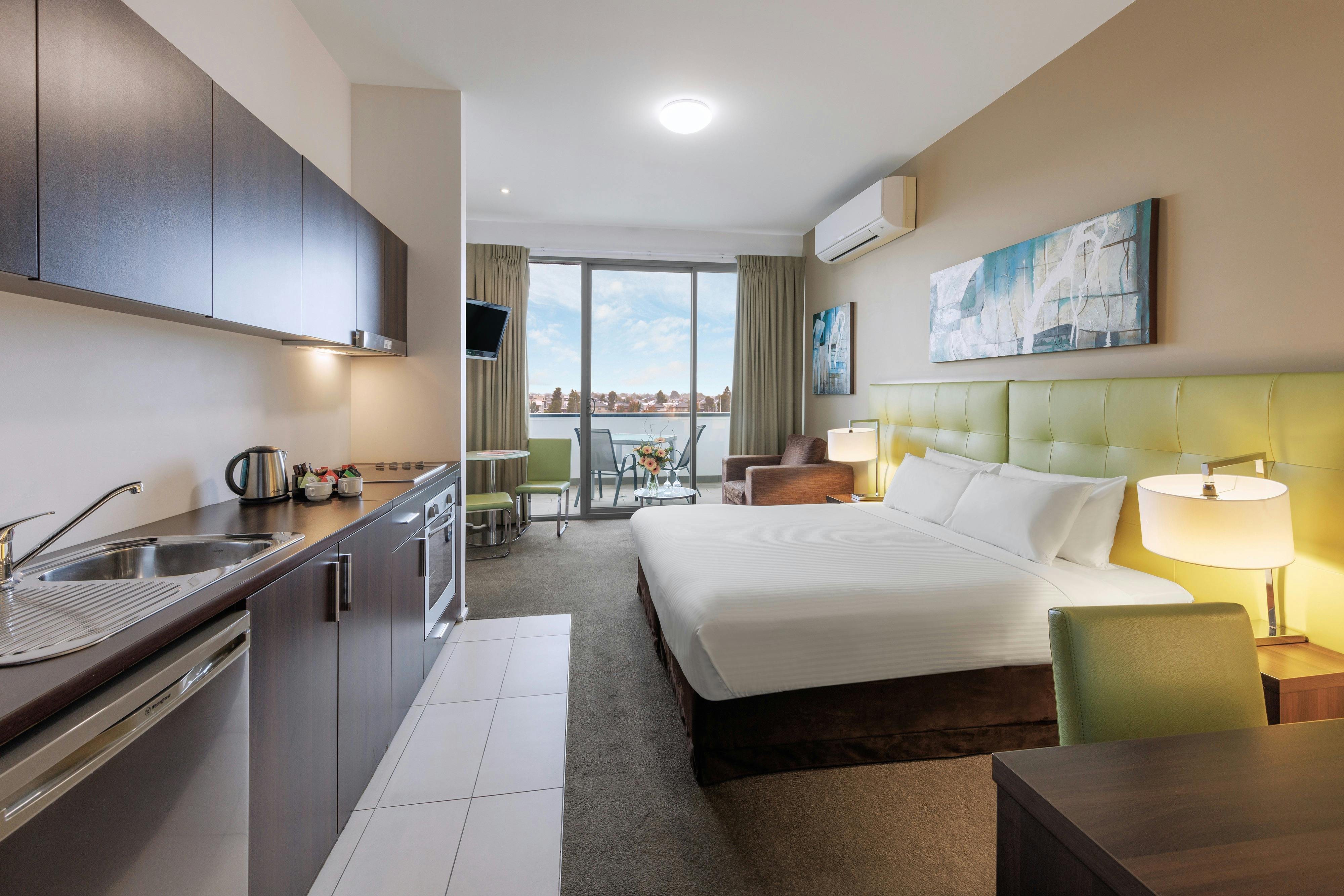 Studio King Apartment Balcony