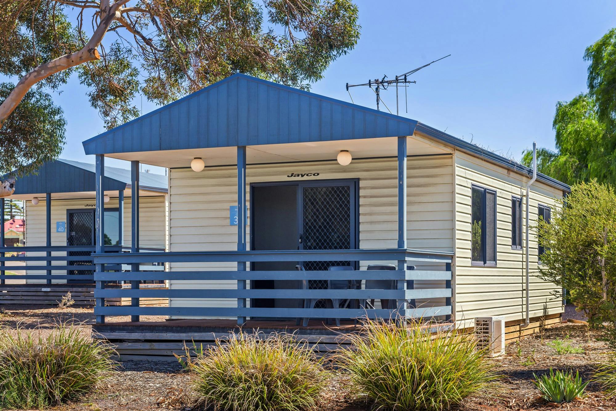 Superior 2 Bedroom Cabin - Sleeps 5