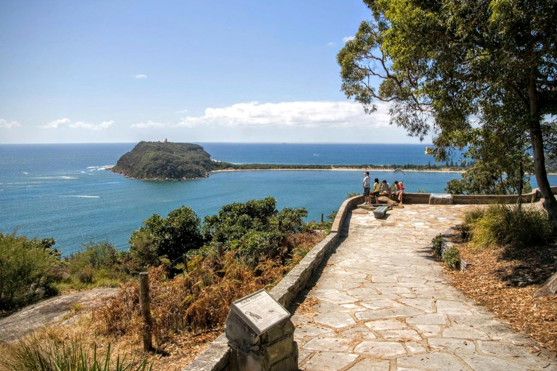 Incredible views from West Head lookout, views over Lion Island, Pittwater and Barrenjoey Head.