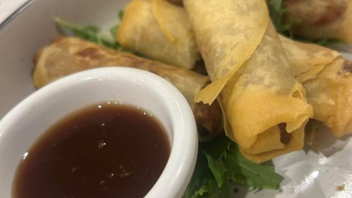 Light meals/entrees available